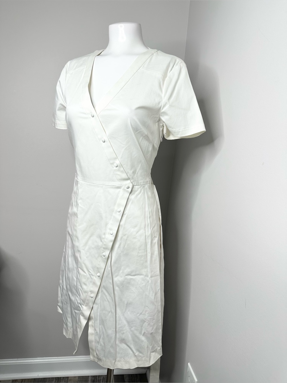 Ted baker White Wrap-Style Short Sleeve Dress- preloved-4 - Picture 3 of 16